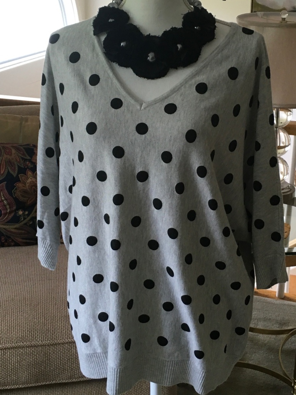 Fun and funky polka dot v-neck pullover top size 1X Premise